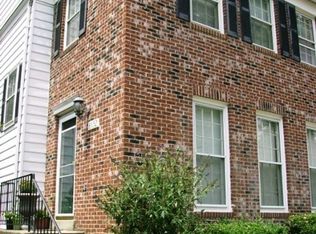 8852 Surveyors Pl, Springfield, VA 22152