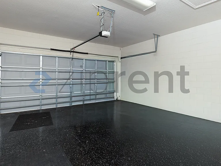 1933 Varick Way — Photo 17