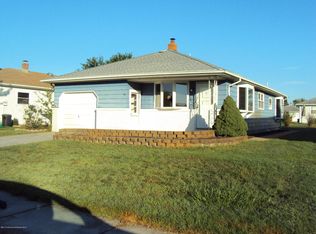 31 Port Royal Dr, Toms River, NJ 08757