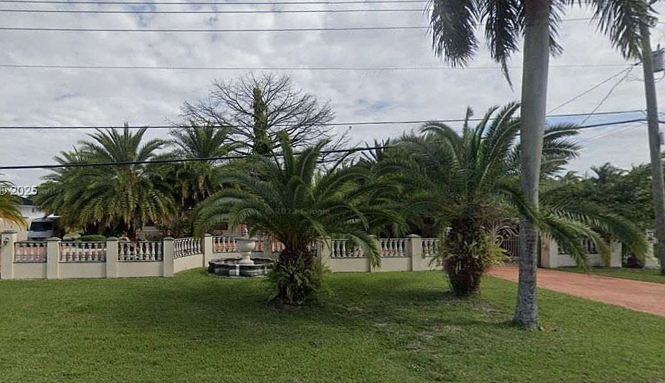 2nd image of 301 NW 132nd Ave