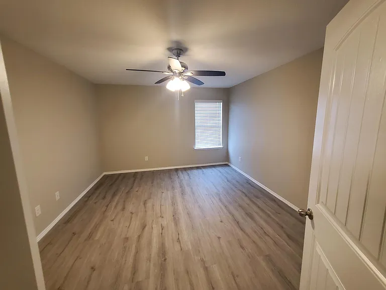 2432 French St — Photo 17