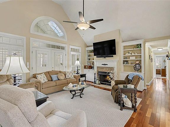 4th image of 7266 Oak Arms Dr