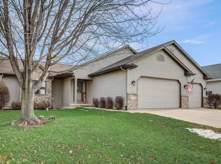 335 Huntsville Rdg, Sun Prairie, WI 53590