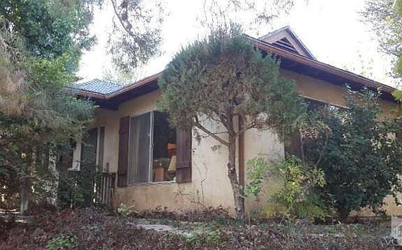 2nd image of 33 Taormina Ln