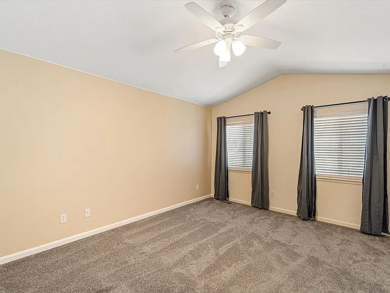 4452 S Auckland Ct — Photo 16