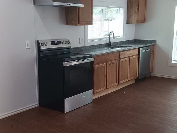 3rd image of 402 W Patton Ave