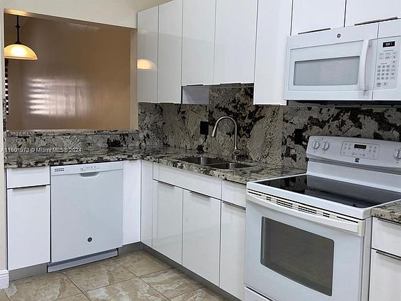 4th image of 7085 NW 173rd Dr APT 408