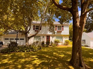 8334 N Links Way, Fox Pt, WI 53217