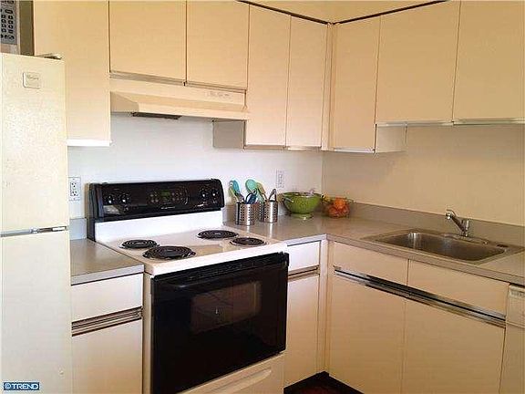 2nd image of 1238 Callowhill St Suite 708