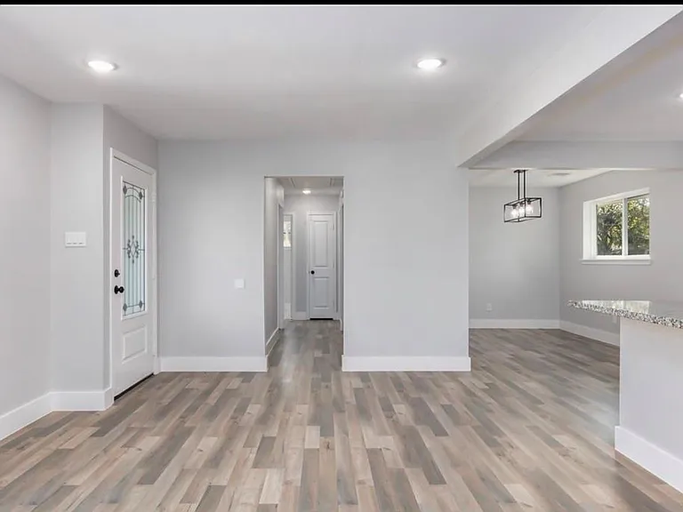 9807 Jaywood Dr — Photo 6