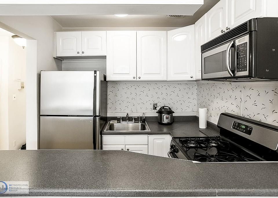 2nd image of 51 W 94th St APT G