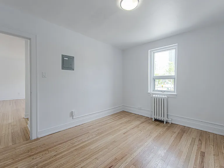391 Sherbourne St — Photo 13