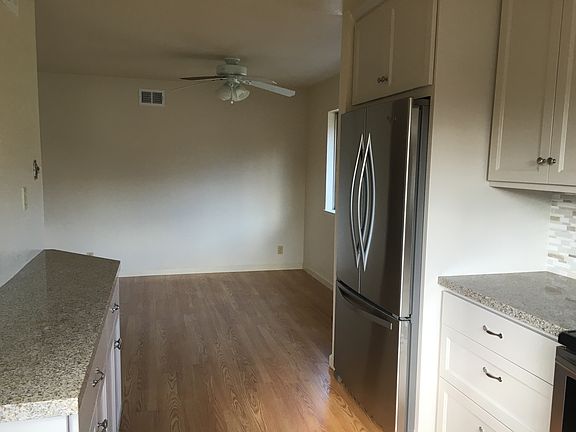 5th image of 938 Summerside Dr Unit B