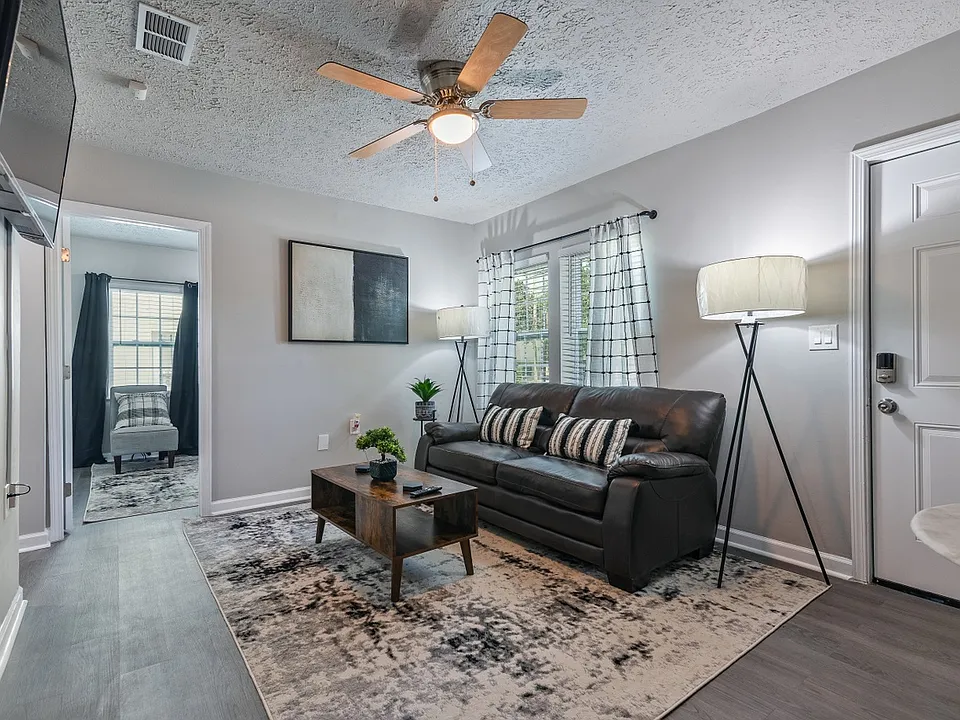 151 Lawton St SW