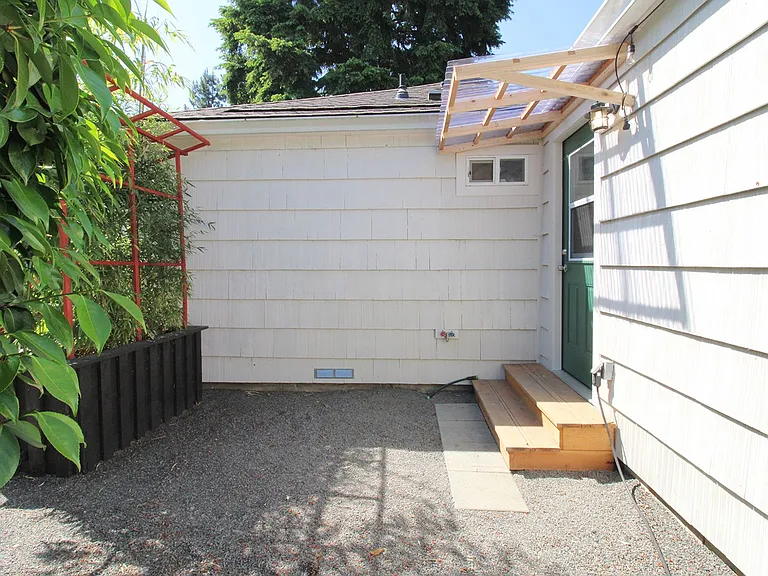 7707 SE Otty St — Photo 22
