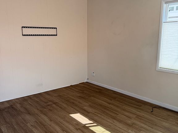 2nd image of 318 Marine Ave APT B