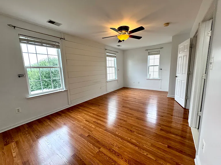 716 Blossom Dr - Owner's Bedroom