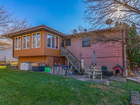 5th image of 310 Charlestown Dr