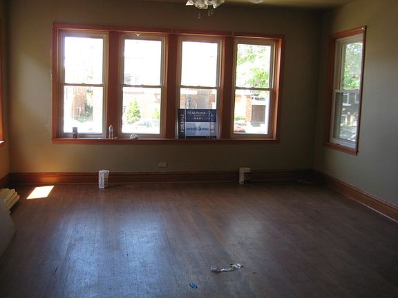 3rd image of 1433 S Highland Ave