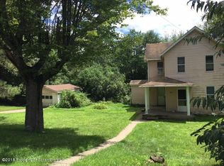 31 McCabe Ave, Carbondale, PA 18407