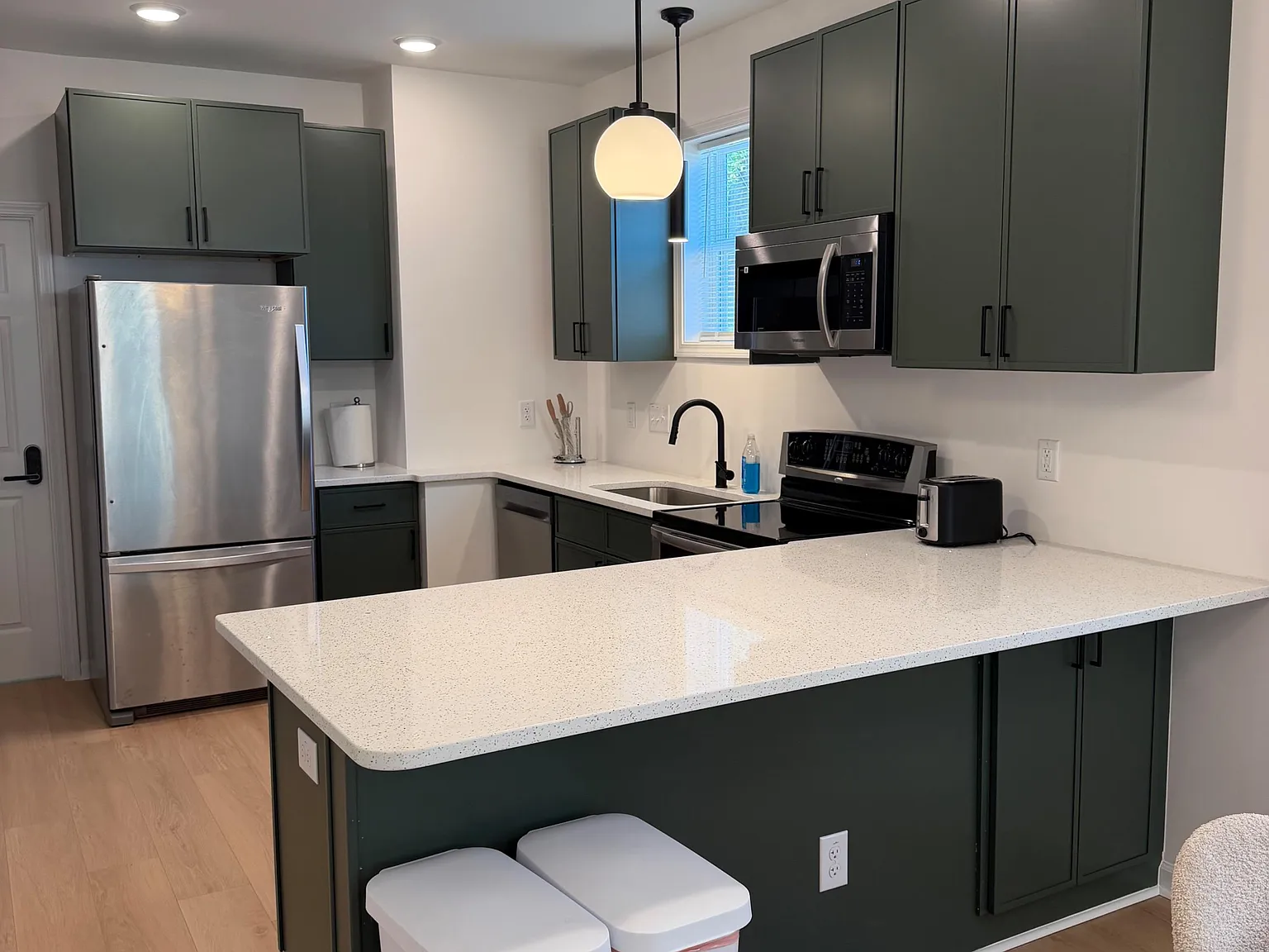 3 bed, 2.5 bath, 1300 sqft, $1,001 — Photo 3