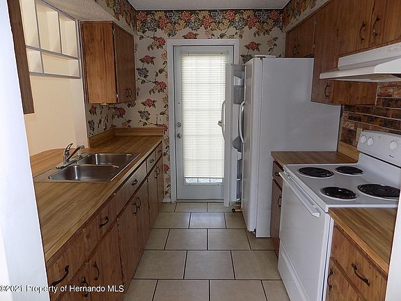 5th image of 6111 Belspring Ave