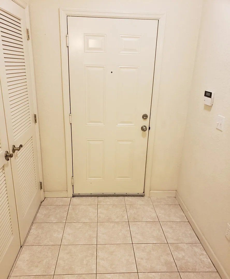3 Beds 2 Baths Condo - Available Mid May 2026 — Photo 3