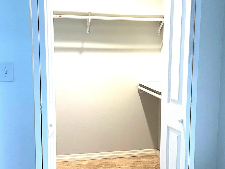 541 Myra St — Photo 13