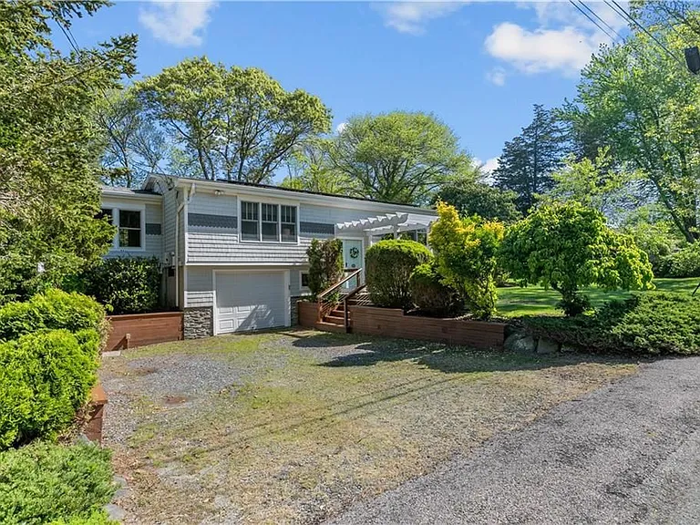 46 Steamboat St — Photo 2