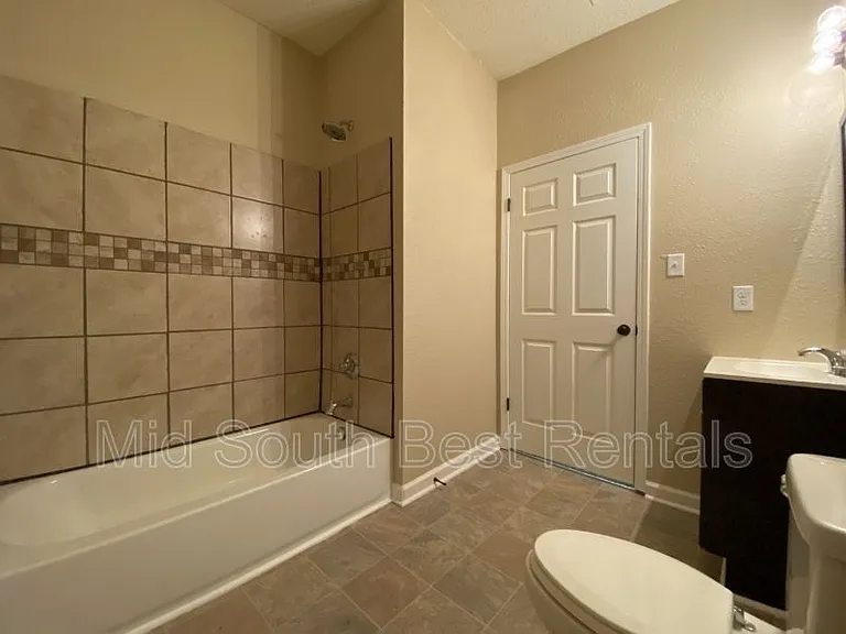 2508 E Washington Ave — Photo 7