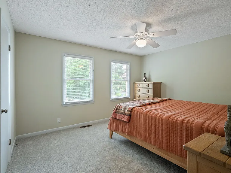 1712 Ward Ave NE #1 — Photo 13