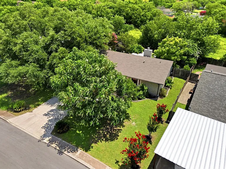 1114 Churing Dr — Photo 49