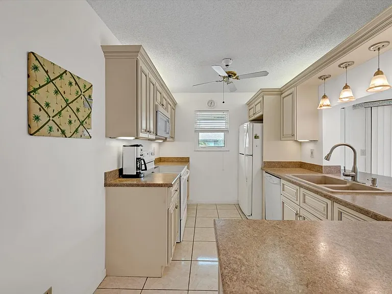 1127 E Seminole Ave #12C — Photo 17