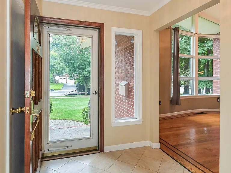 135 Elmwood Ave — Photo 2