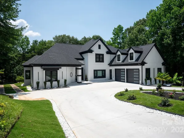 15617 Eagleview Dr, Charlotte, NC 28278