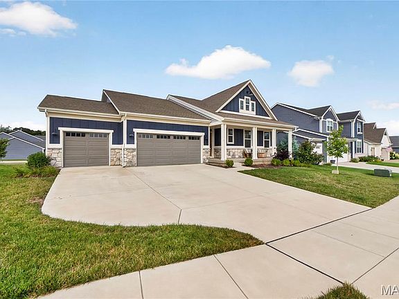 2nd image of 220 Knob Creek Ct