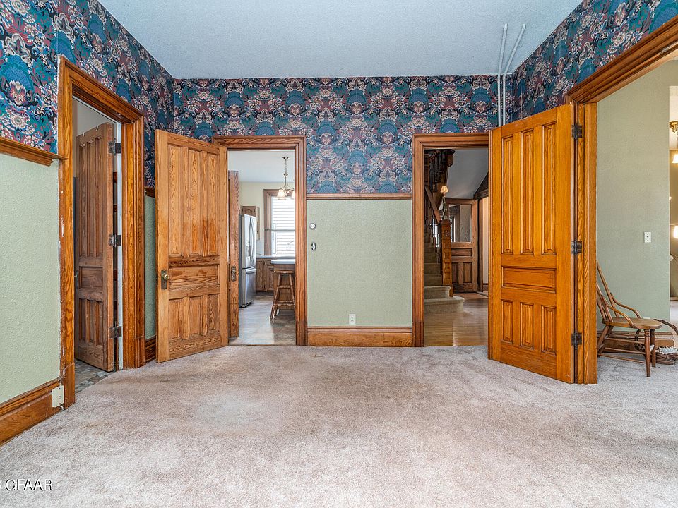 322 S Ash St, Crookston, MN 56716 Zillow