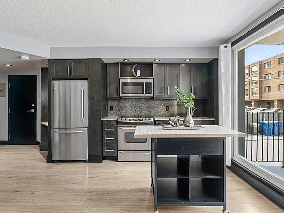 5th image of 1815 E 16th St SW #204