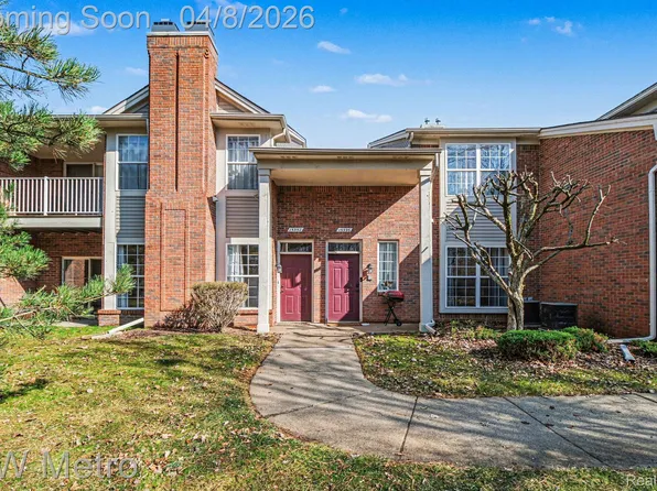 15392 Yale Dr #195, Clinton Township, MI 48038