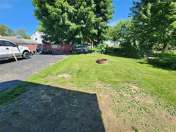 3rd image of 554 Cypress St