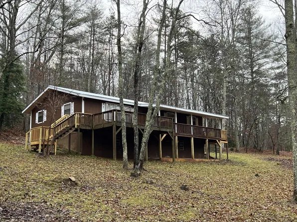 121 Low Creek Ln, Blairsville, GA 30512