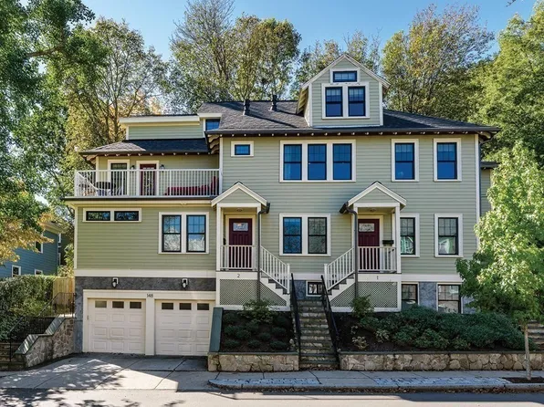 148 Mason Ter #1, Brookline, MA 02446