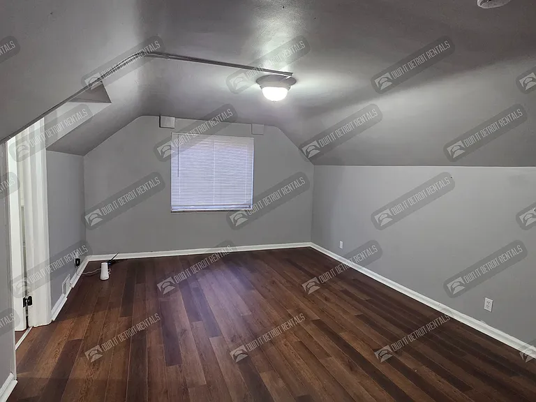 7331 W Outer Dr — Photo 17