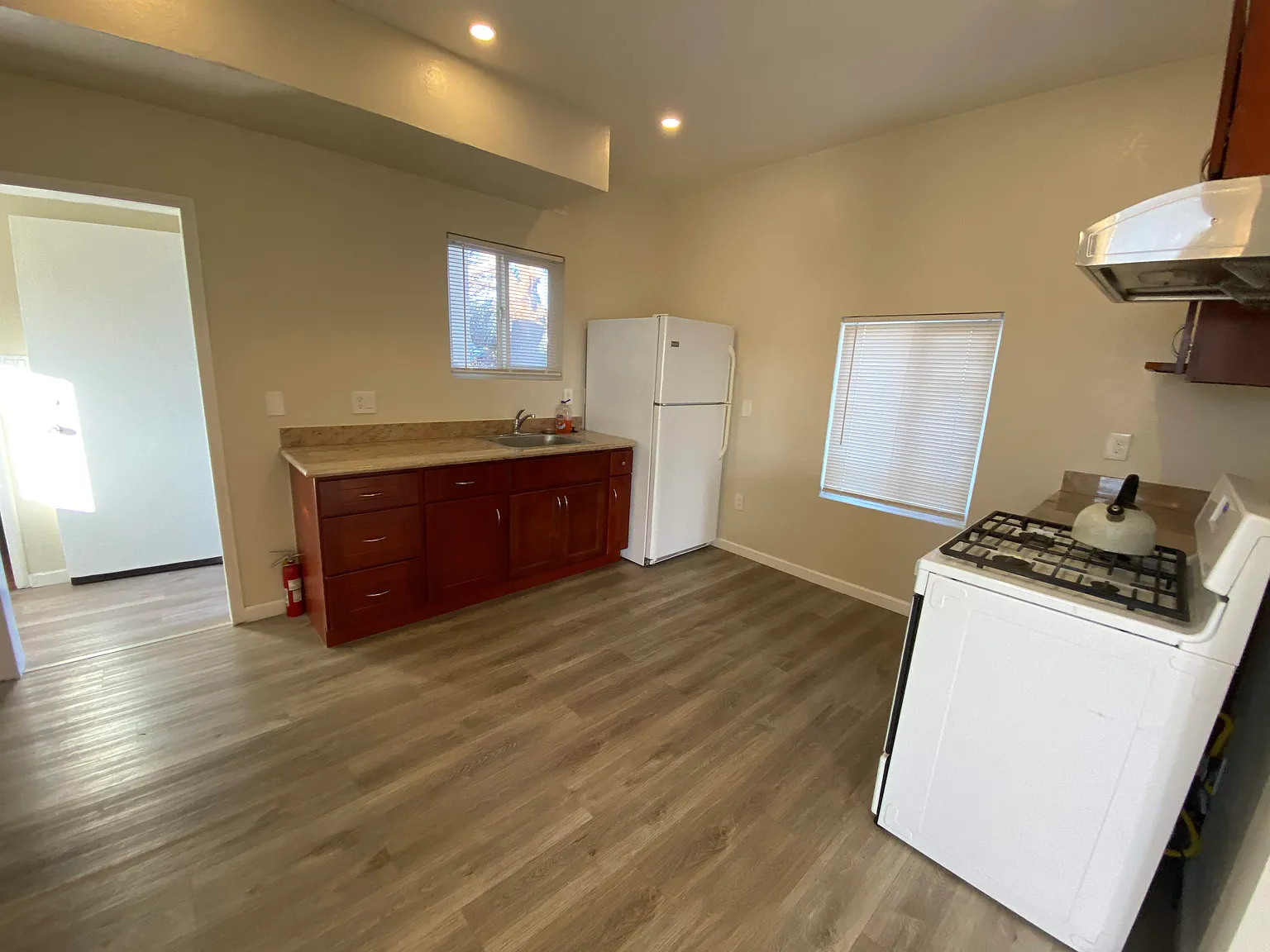 3 bed, 2.5 bath, 900 sqft, $3,000 — Photo 4