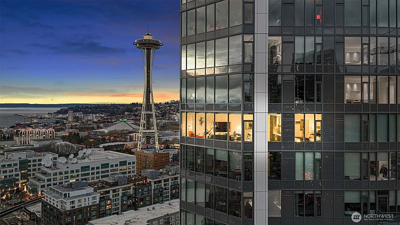 2nd image of 2510 6th Avenue #2504