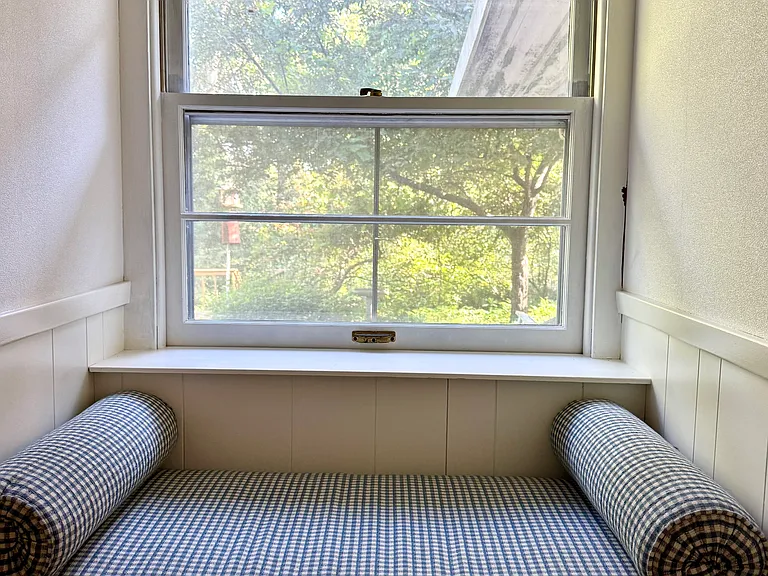 1758 Venus Ave — Photo 12