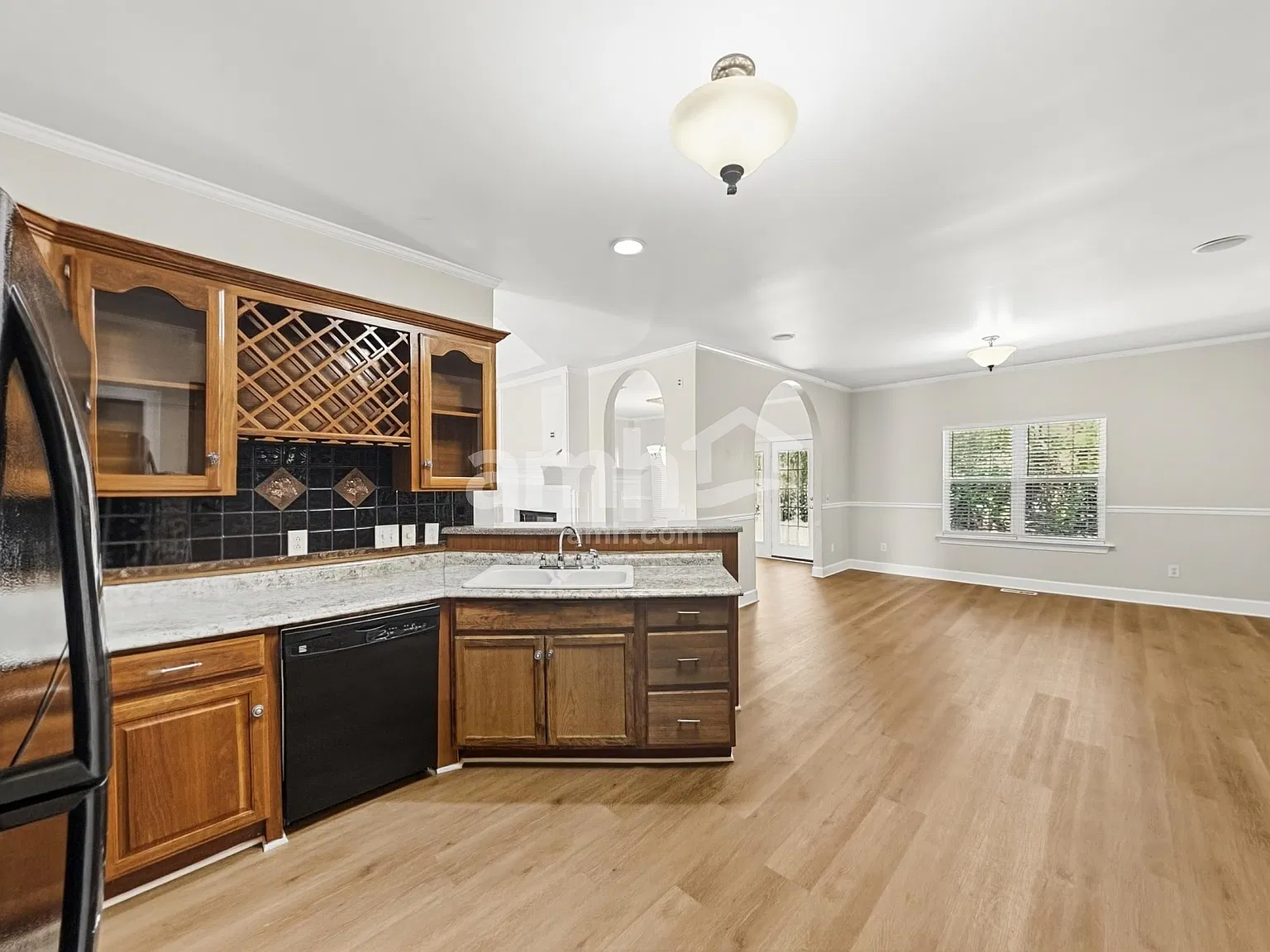 3 bed, 2.5 bath, 2711 sqft, $2,635 — Photo 4