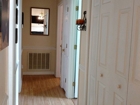 4th image of 180 Remington Dr