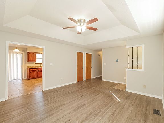 4th image of 2032 NE Patterson Dr