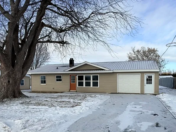 43 Seneca Dr, Plattsburgh, NY 12901